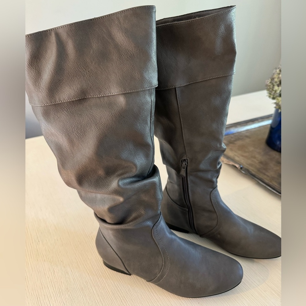 Grey Faux Leather Knee High Boots w/ ankle zipper Size 9 never worn